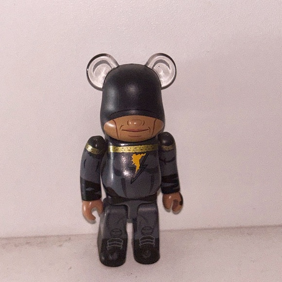 BearBrick Series45 - BLACK ADAM w/ Sealed Card - Picture 3 of 7